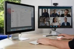 Targus HD Webcam Plus With Auto-Focus -Targus Outlet Store AVC042GL Environment 1