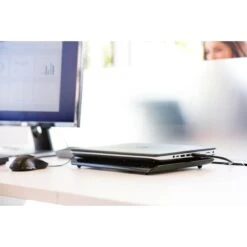 Targus 16" Dual Fan Chill Mat -Targus Outlet Store AWE61US ChillMat Lifestyle 1 428636